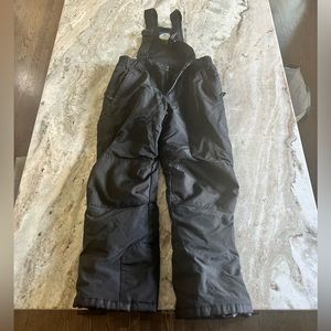 Kids size 10/12 Slalom ski/snow pants (great condition!).